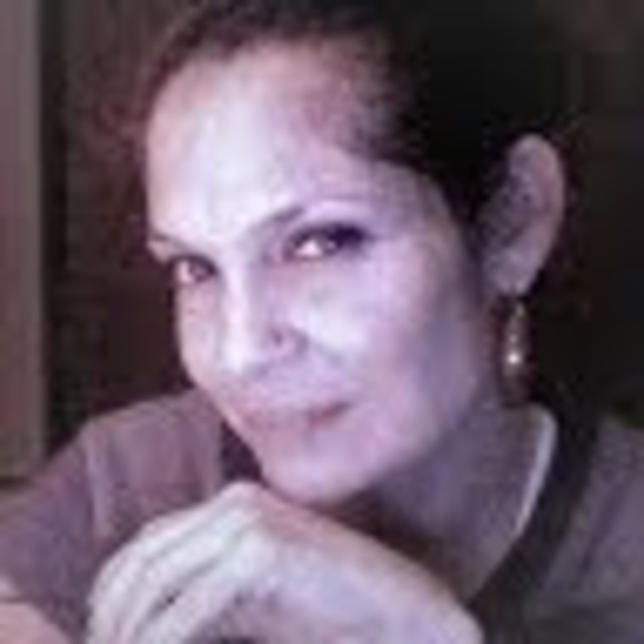 Meet your Posher, Leticia - Picture 1 of 1